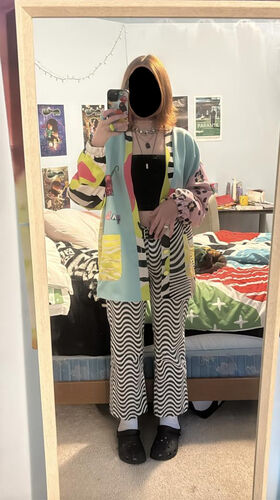 src/1756425843884.jpg: 584x1040, 325 kb